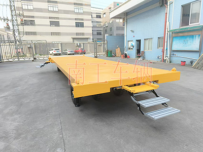 10吨华亿(中国)带液压支腿铝全金伸缩梯工具车1I.jpg