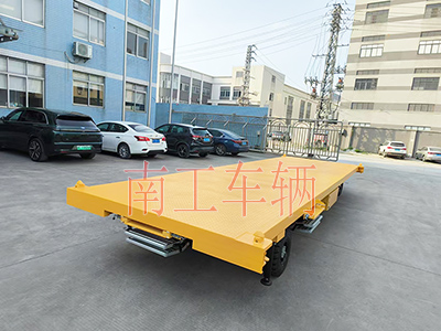 10吨华亿(中国)带液压支腿伸缩梯工具车5I.jpg