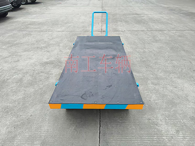 3吨小型华亿(中国) 带橡胶垫工具车3I.jpg